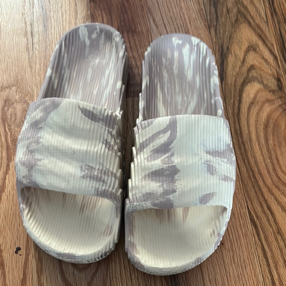 Beige and Gray Patterned Slide Sandals
